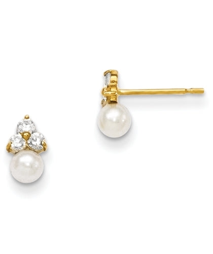 Diamond Essence Round Brilliant stone 0.10 ct each, set in group of three in floral arrangement and round freshwater cultured pearl makes a perfect post earrings for little ears. 0.60 cts.t.w. set in 14K Solid Yellow Gold.