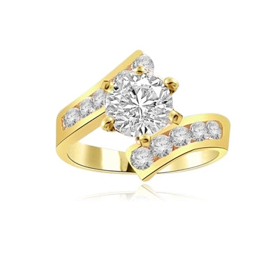 Ring round stone & channel set round diamond pieces