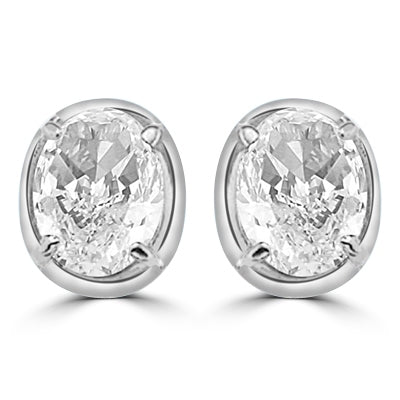 Oval studs diamond earring in silver