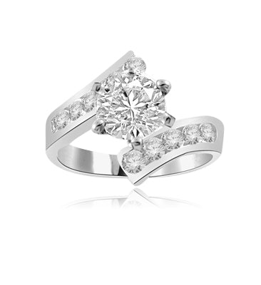 Ringround stone & channel set in silver