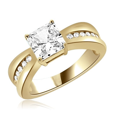 2 ct Stunning ring with princess stone in vermeil