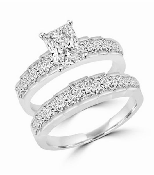 Ring-wedding set with emerald and princess stones