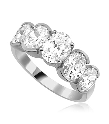 Ring with 5 oval-cut diamond essence stones