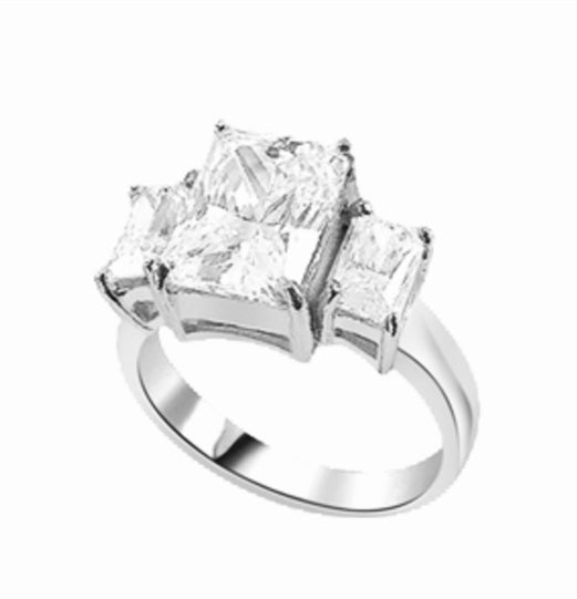 radiant emerald-cut diamond magnifie in white gold