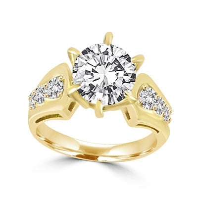 Ring  2 ct round stone with round melees